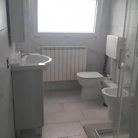 Ca' De' Mari At - Switzerland Apartment Uggiate-Trevano
